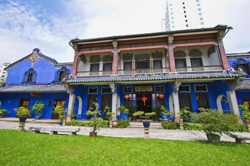 Stallions Suites Penang Jelutong Exterior photo