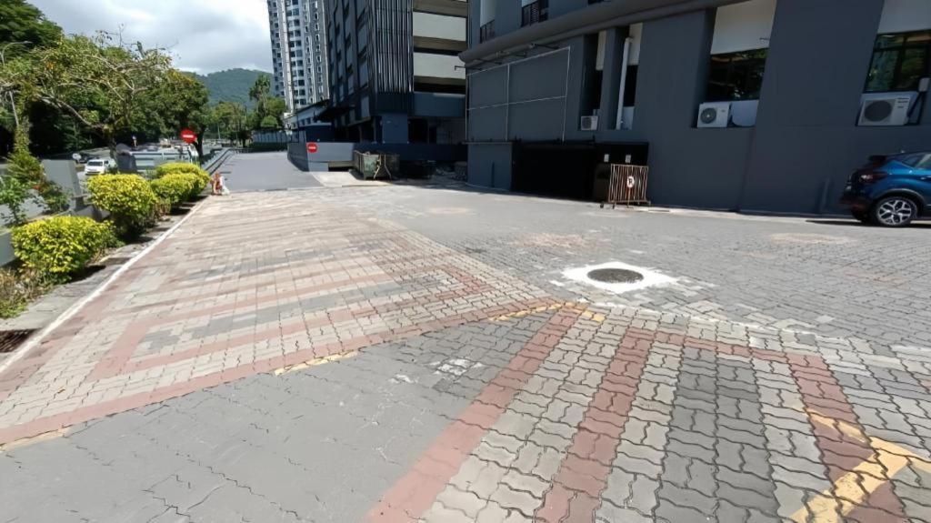 Stallions Suites Penang Jelutong Exterior photo