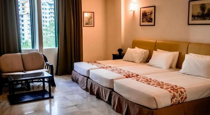 Stallions Suites Penang Jelutong Exterior photo