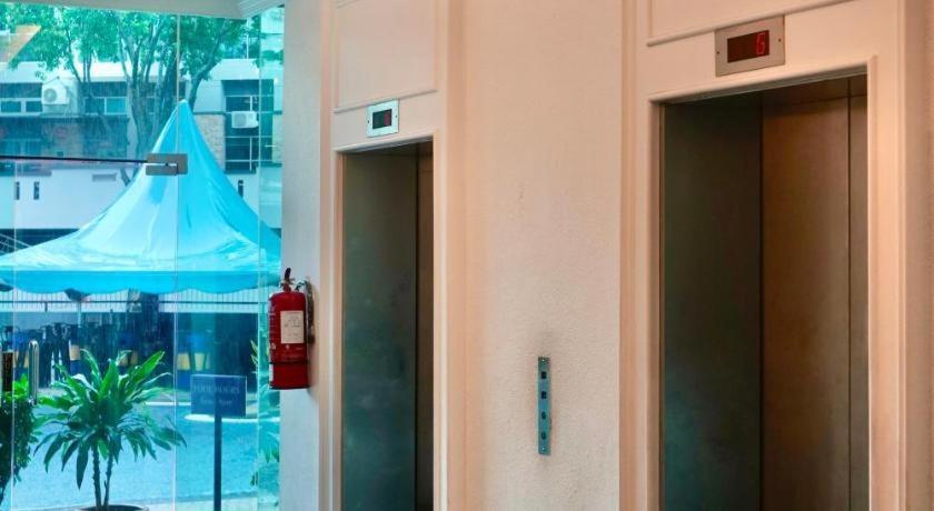 Stallions Suites Penang Jelutong Exterior photo