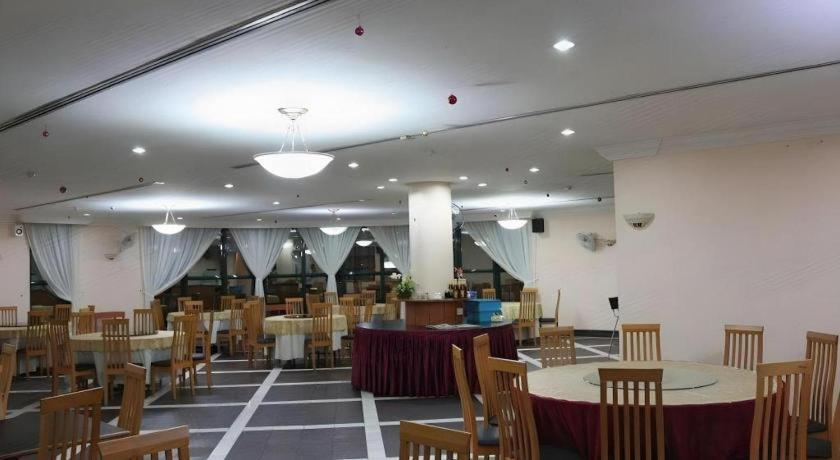 Stallions Suites Penang Jelutong Exterior photo