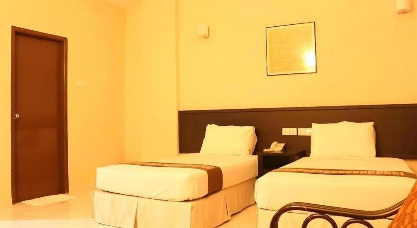 Stallions Suites Penang Jelutong Exterior photo