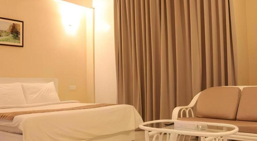 Stallions Suites Penang Jelutong Exterior photo