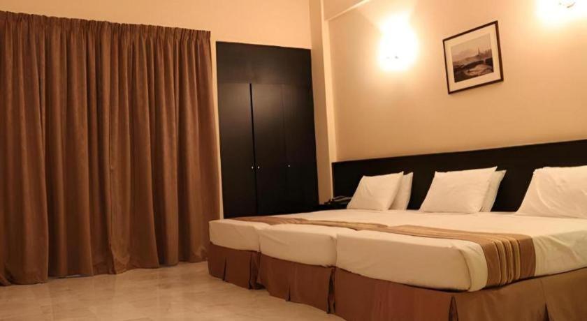 Stallions Suites Penang Jelutong Exterior photo