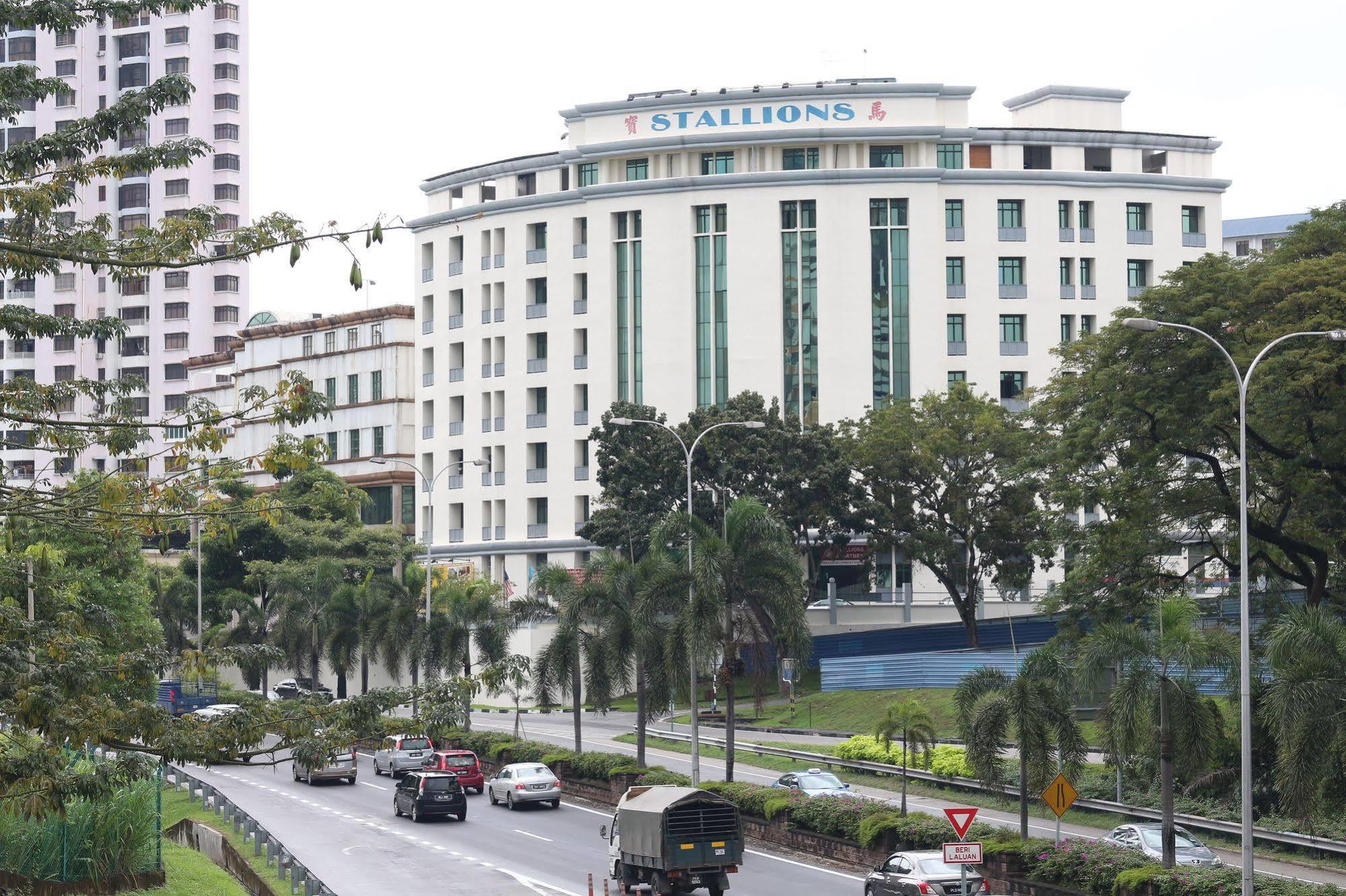 Stallions Suites Penang Jelutong Exterior photo